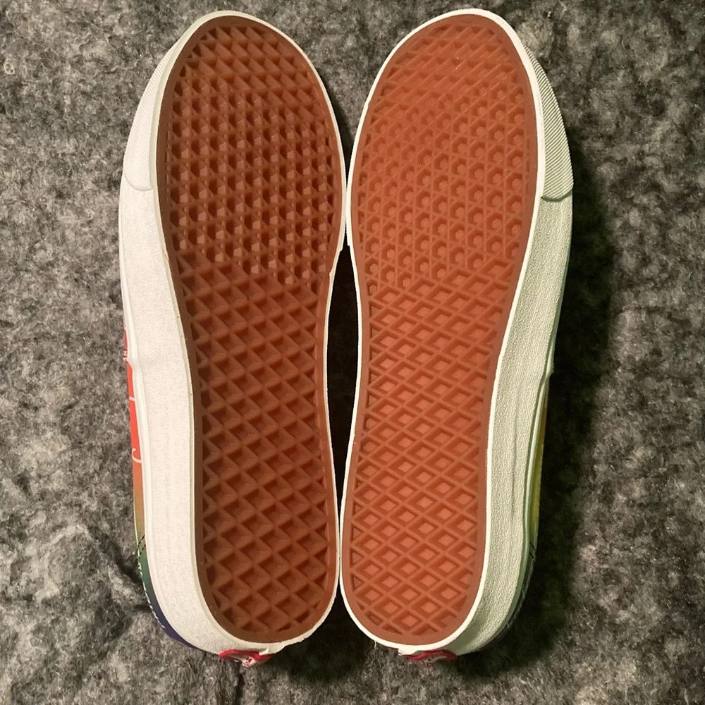 VANS AUTHENTIC PRIDE TRUE WHITE SNEAKER - Picture 3 of 7